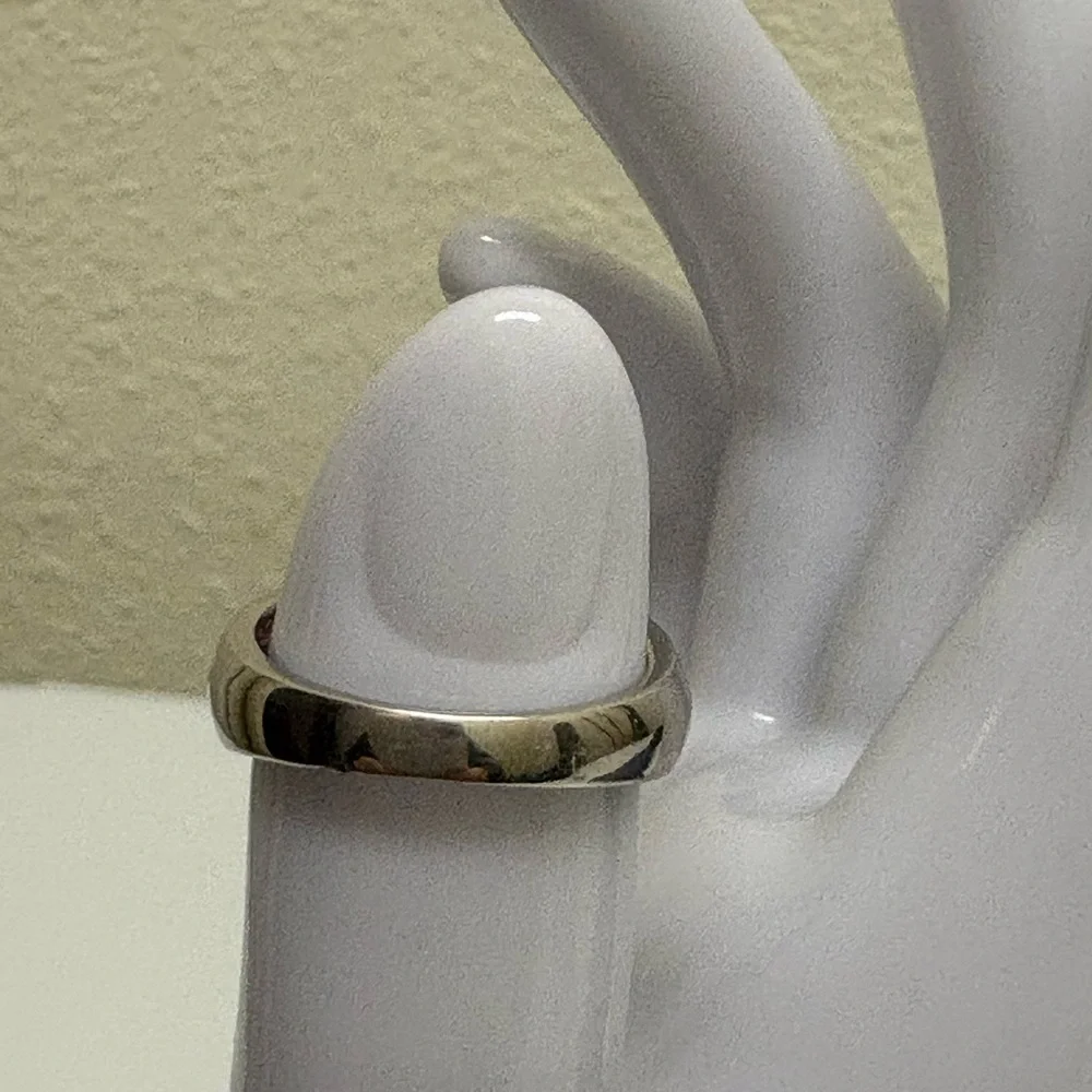 Elegant Pink Topaz Silver Ring - Picture 5 of 6